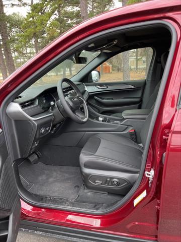 2025 Jeep Grand Cherokee GRAND CHEROKEE L LAREDO X 4X4