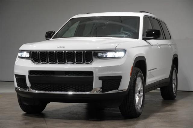 2024 Jeep Grand Cherokee L Laredo 4x2