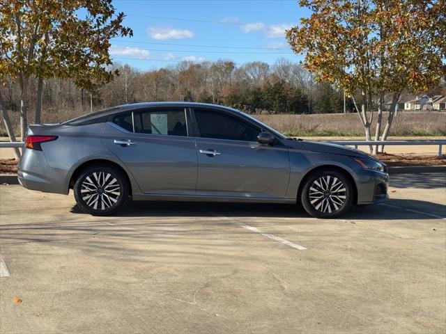 2023 Nissan Altima SV FWD