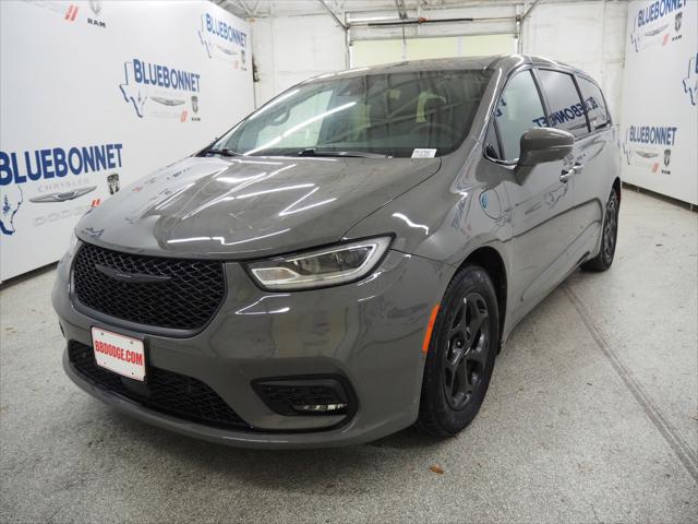 2022 Chrysler Pacifica Hybrid Limited