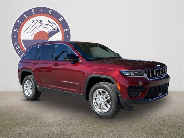 2025 Jeep Grand Cherokee GRAND CHEROKEE LAREDO X 4X4