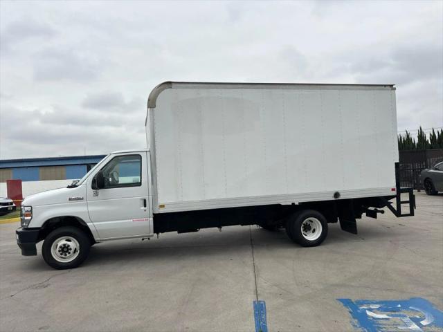 2021 Ford E-450 Cutaway Cutaway Van 2D