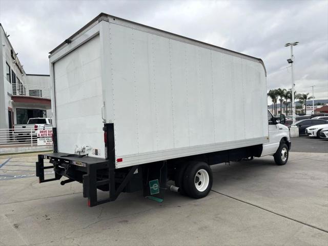 2021 Ford E-450 Cutaway Cutaway Van 2D