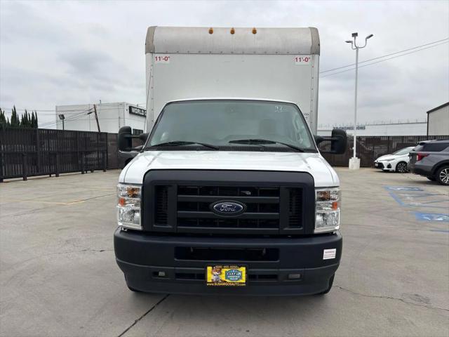 2021 Ford E-450 Cutaway Cutaway Van 2D