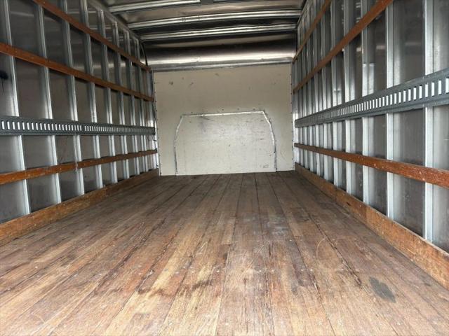 2021 Ford E-450 Cutaway Cutaway Van 2D