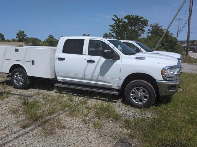2024 RAM Ram 3500 Chassis Cab RAM 3500 TRADESMAN CREW CAB CHASSIS 4X4 60 CA