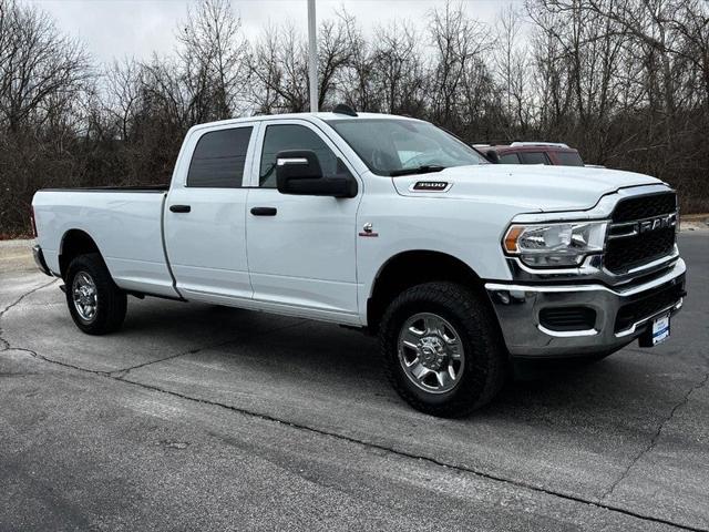 2023 RAM 3500 Tradesman Crew Cab 4x4 8 Box