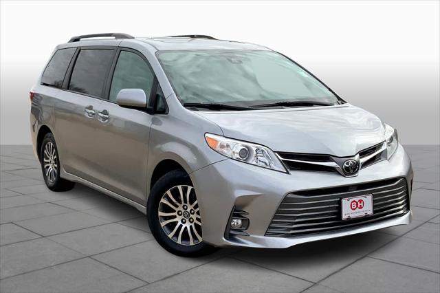 2018 Toyota Sienna XLE 8 Passenger