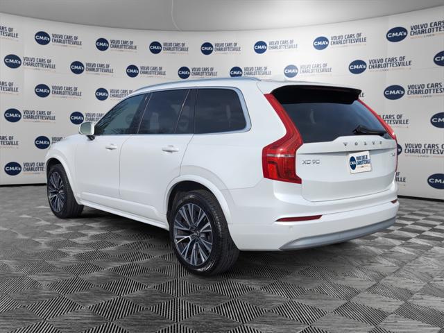 2022 Volvo XC90 T6 Momentum 7 Passenger