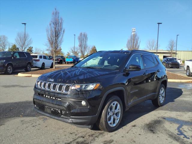 2025 Jeep Compass COMPASS LATITUDE 4X4