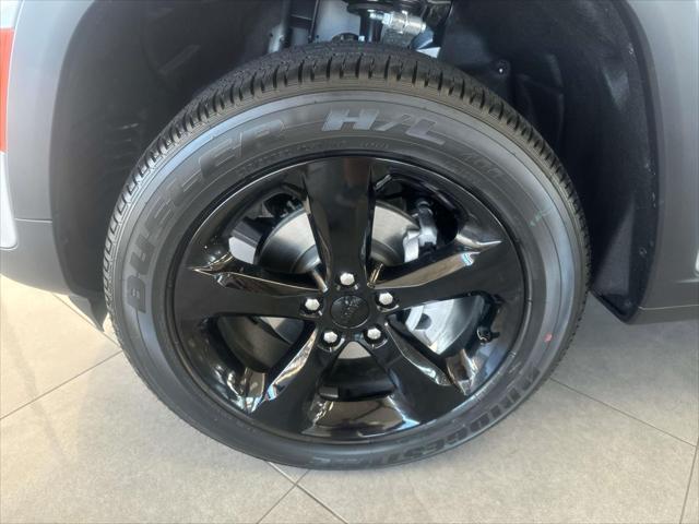 2025 Jeep Grand Cherokee GRAND CHEROKEE ALTITUDE 4X2