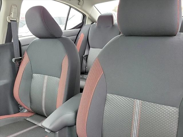 2025 Nissan Versa 1.6 SR