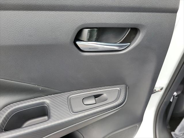 2025 Nissan Versa 1.6 SR