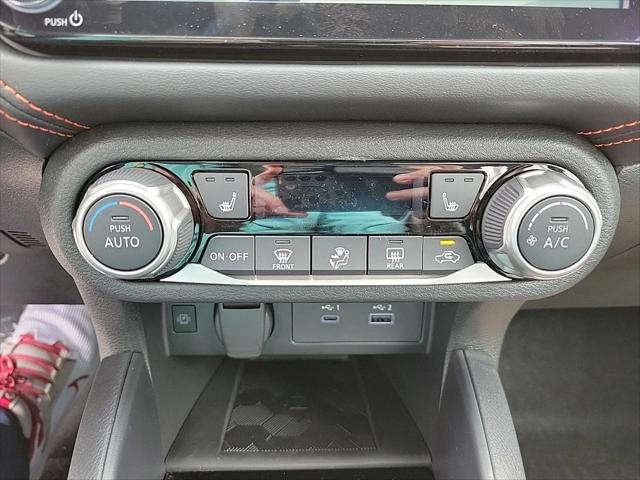 2025 Nissan Versa 1.6 SR