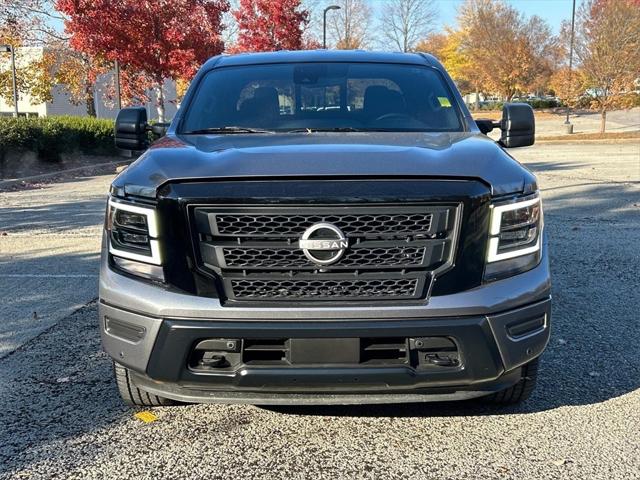 2024 Nissan TITAN Crew Cab SV 4x4