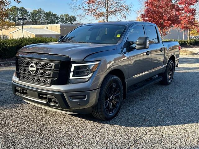 2024 Nissan TITAN Crew Cab SV 4x4