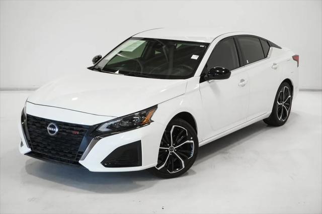 2023 Nissan Altima SR FWD 2023 Nissan Altima SR FWD