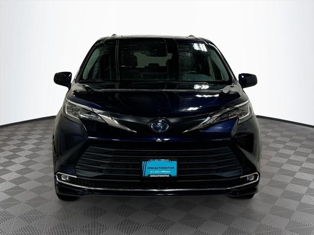 2022 Toyota Sienna XLE