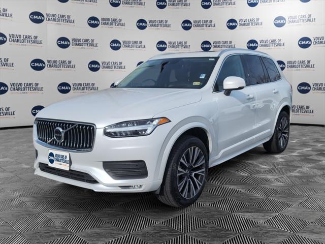 2022 Volvo XC90 T6 Momentum 7 Passenger