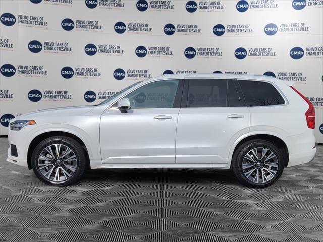 2022 Volvo XC90 T6 Momentum 7 Passenger