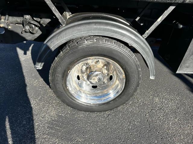 2003 Ford F-550 165W.B. 2D
