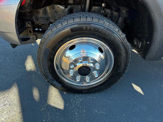 2003 Ford F-550 165W.B. 2D