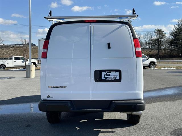 2025 Chevrolet Express Cargo Van RWD 3500 Regular Wheelbase WT