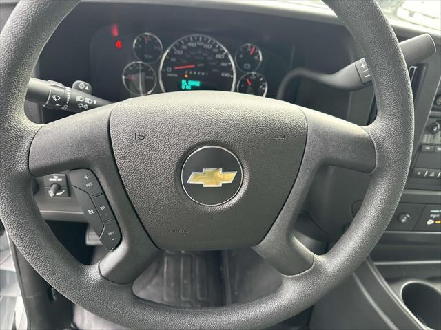 2025 Chevrolet Express Cargo Van RWD 2500 Regular Wheelbase WT