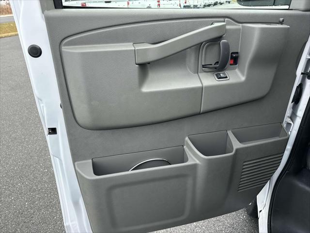 2025 Chevrolet Express Cargo Van RWD 2500 Regular Wheelbase WT