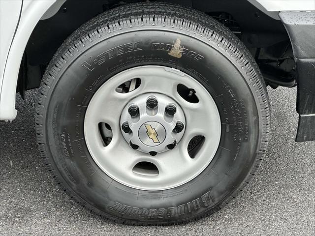 2025 Chevrolet Express Cargo Van RWD 2500 Regular Wheelbase WT