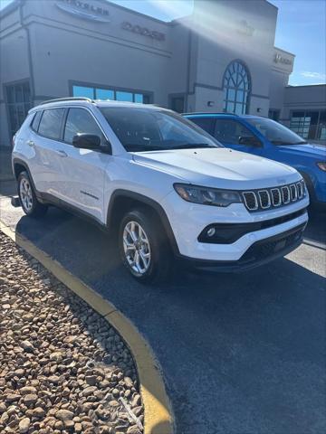 2025 Jeep Compass COMPASS LATITUDE 4X4