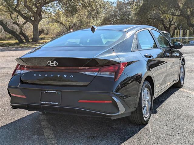 2024 Hyundai Elantra SE