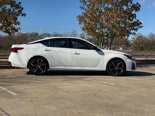 2023 Nissan Altima SR FWD