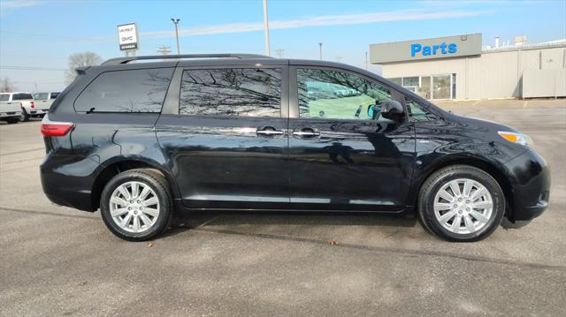 2017 Toyota Sienna XLE 7 Passenger