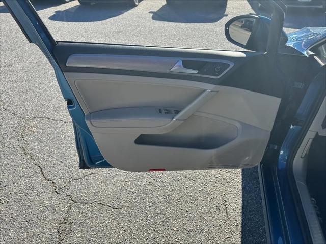 2015 Volkswagen Golf TSI SE 4-Door