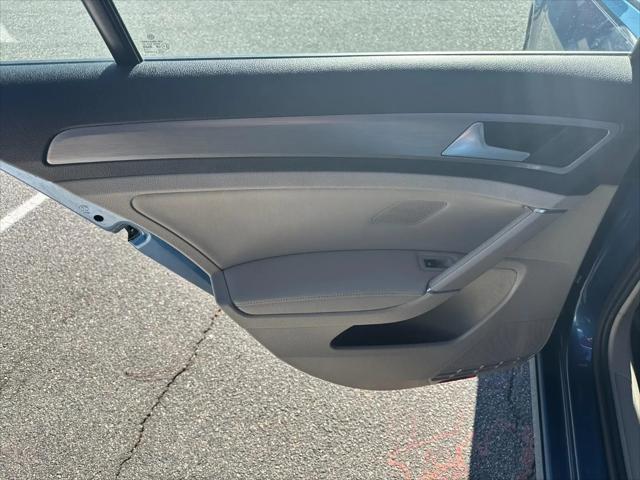 2015 Volkswagen Golf TSI SE 4-Door