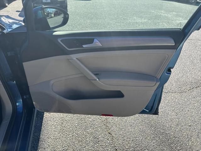 2015 Volkswagen Golf TSI SE 4-Door