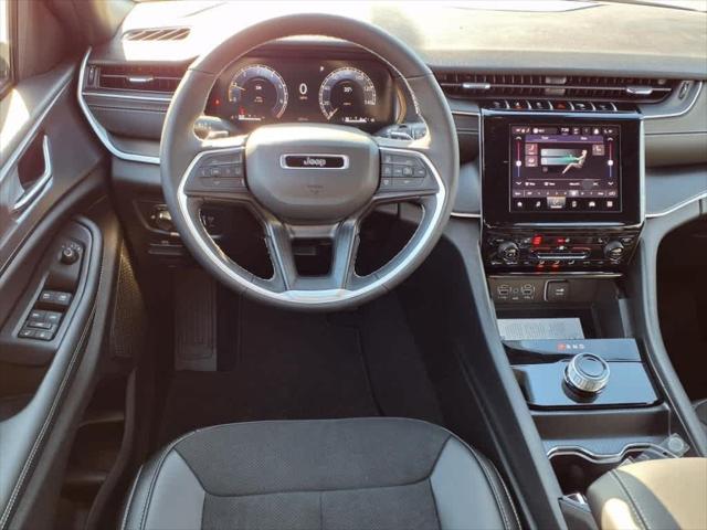 2025 Jeep Grand Cherokee GRAND CHEROKEE L ALTITUDE 4X4