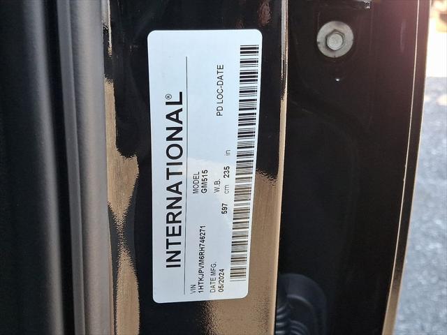 2024 Chevrolet Silverado 6500HD 1WT