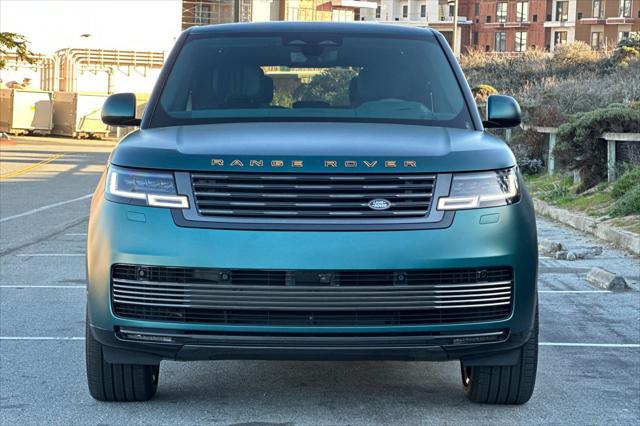 2025 Land Rover Range Rover P615 SV
