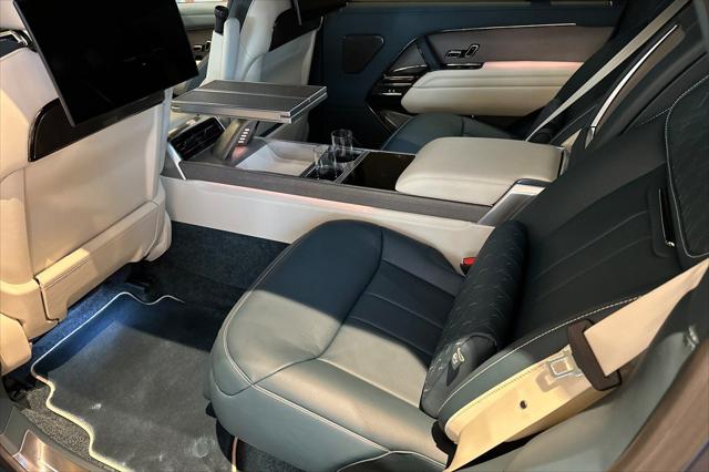 2025 Land Rover Range Rover P615 SV