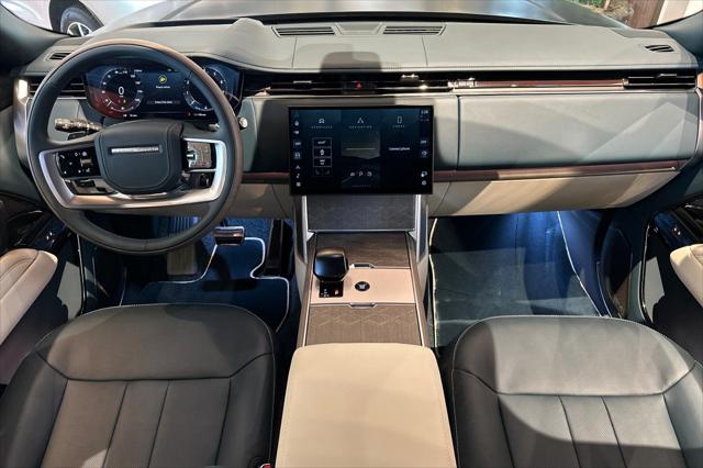 2025 Land Rover Range Rover P615 SV