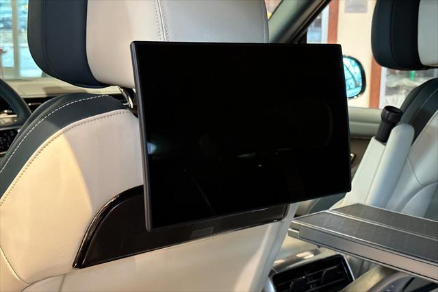 2025 Land Rover Range Rover P615 SV