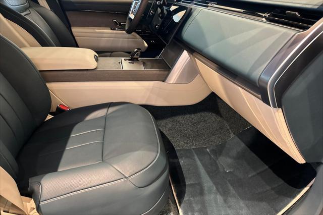 2025 Land Rover Range Rover P615 SV