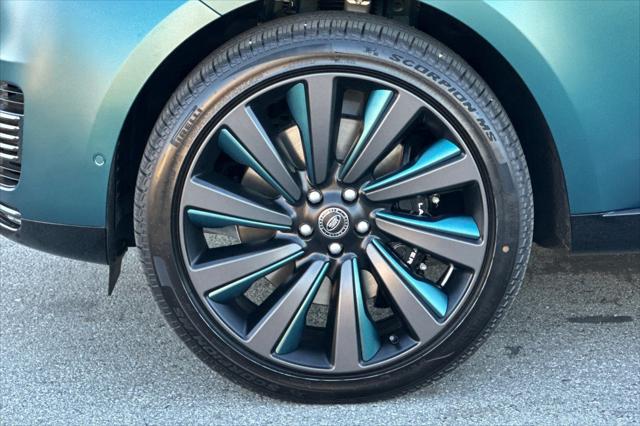 2025 Land Rover Range Rover P615 SV