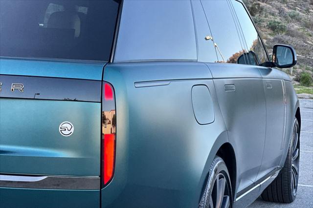 2025 Land Rover Range Rover P615 SV