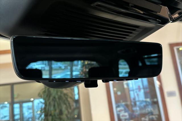 2025 Land Rover Range Rover P615 SV