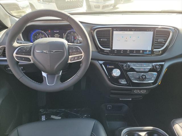 2025 Chrysler Voyager VOYAGER LX