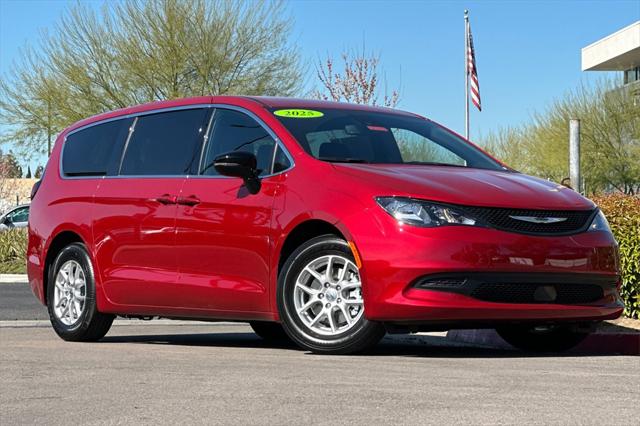 2025 Chrysler Voyager VOYAGER
