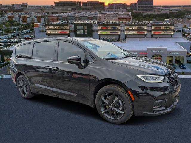 2025 Chrysler Pacifica PACIFICA LIMITED AWD